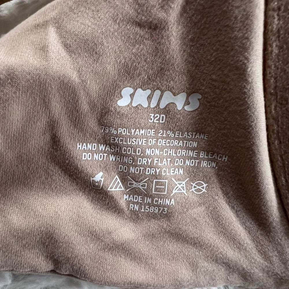 SKIMS Women's Fits Everybody‎ T-Shirt Bra Mica Tan Underwire 32D BR-TSH-2023 NEW - Picture 9 of 10
